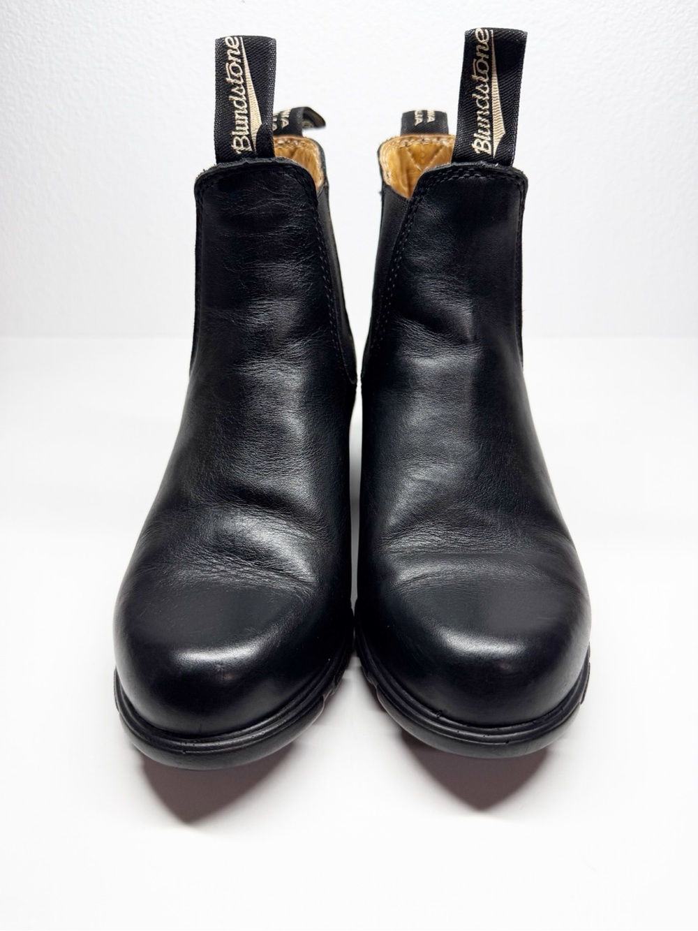 Blundstone Leather Heeled Chelsea Ankle Boots - Picture 2 of 11